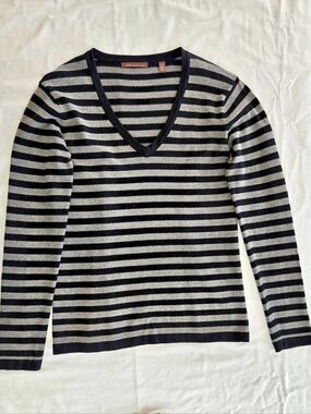 525 america Striped V-Neck Sweater in Black & Gray Large